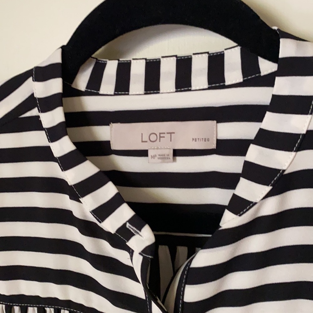 black and white banded collar buttoned blouse - Picture 3 of 5